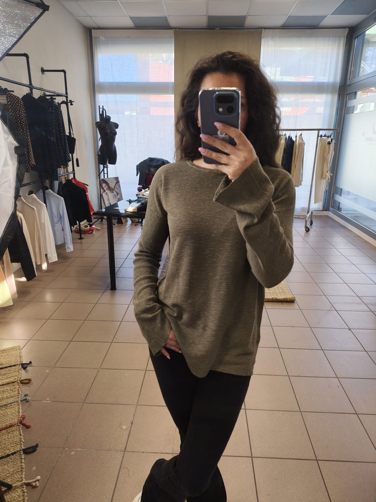 Maglia collo a barchetta